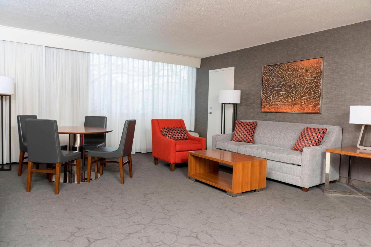 Kentwood Sonesta Hotel Grand Rapids Airport מראה חיצוני תמונה