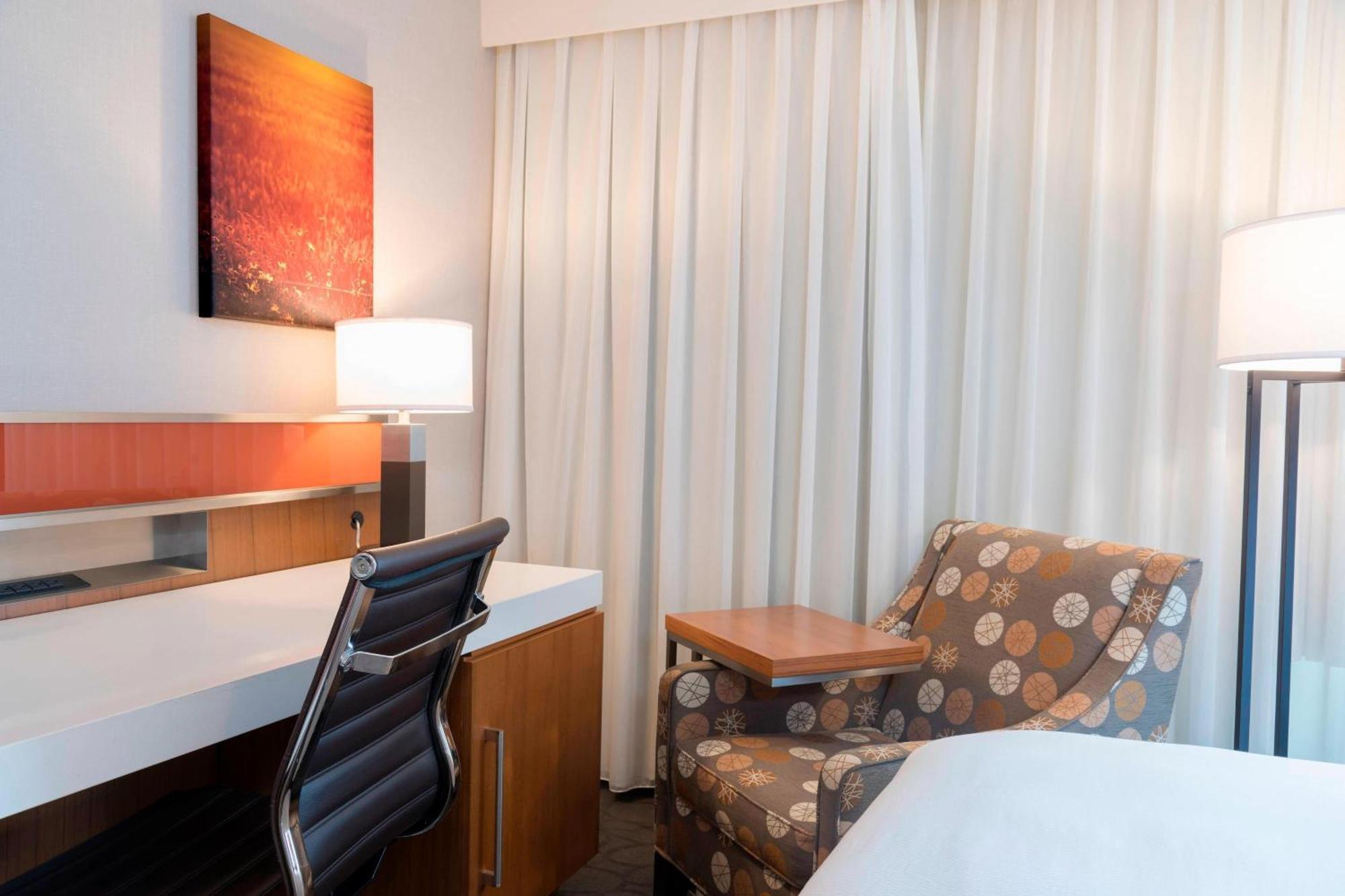 Kentwood Sonesta Hotel Grand Rapids Airport מראה חיצוני תמונה