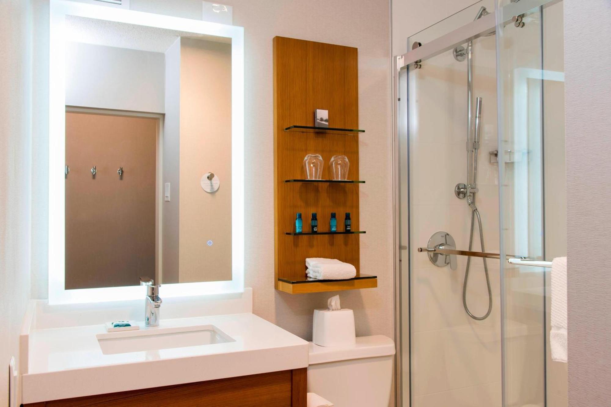 Kentwood Sonesta Hotel Grand Rapids Airport מראה חיצוני תמונה