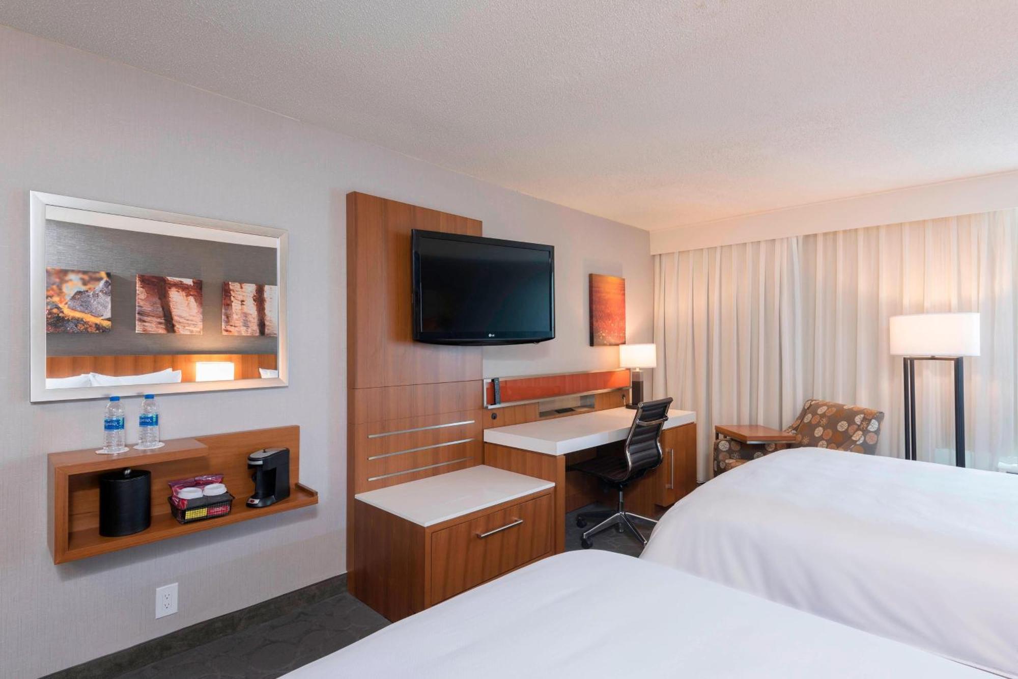 Kentwood Sonesta Hotel Grand Rapids Airport מראה חיצוני תמונה