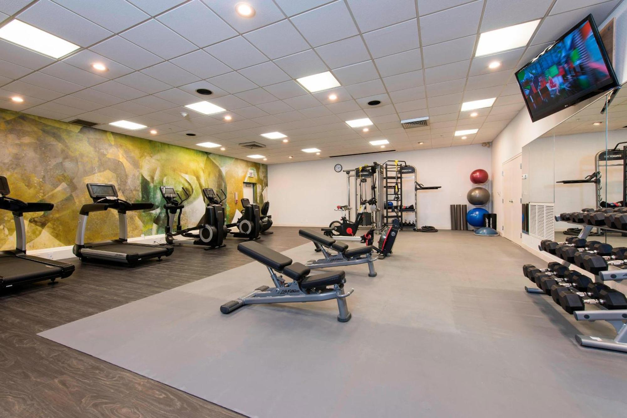 Kentwood Sonesta Hotel Grand Rapids Airport מראה חיצוני תמונה