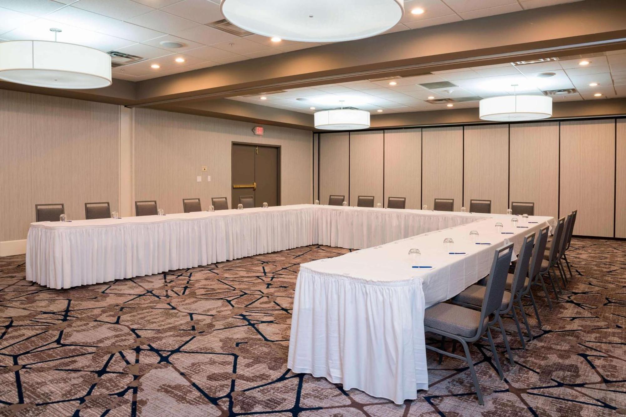 Kentwood Sonesta Hotel Grand Rapids Airport מראה חיצוני תמונה