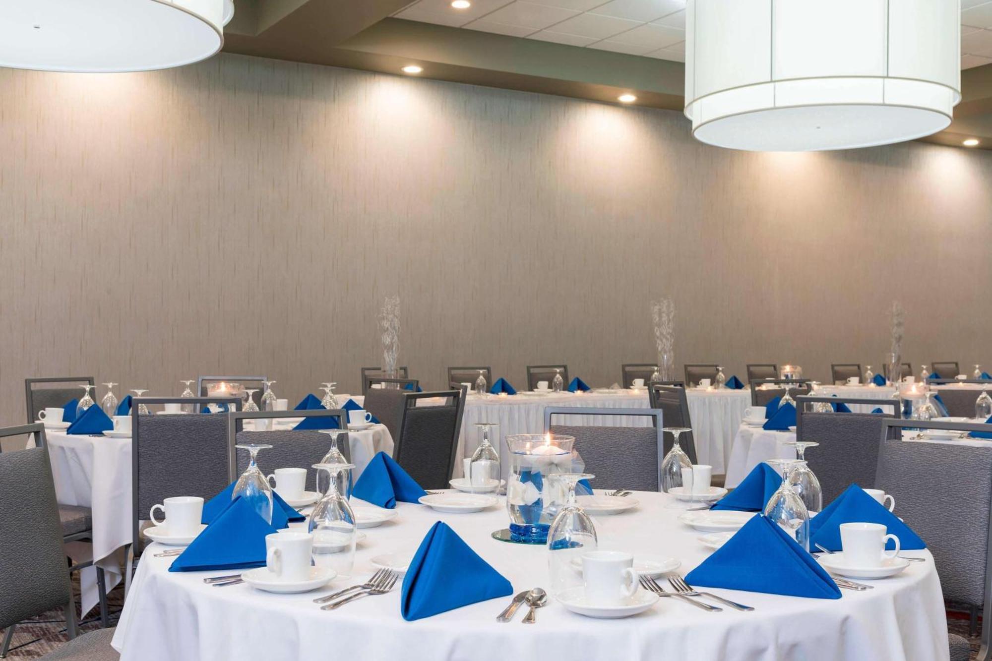 Kentwood Sonesta Hotel Grand Rapids Airport מראה חיצוני תמונה