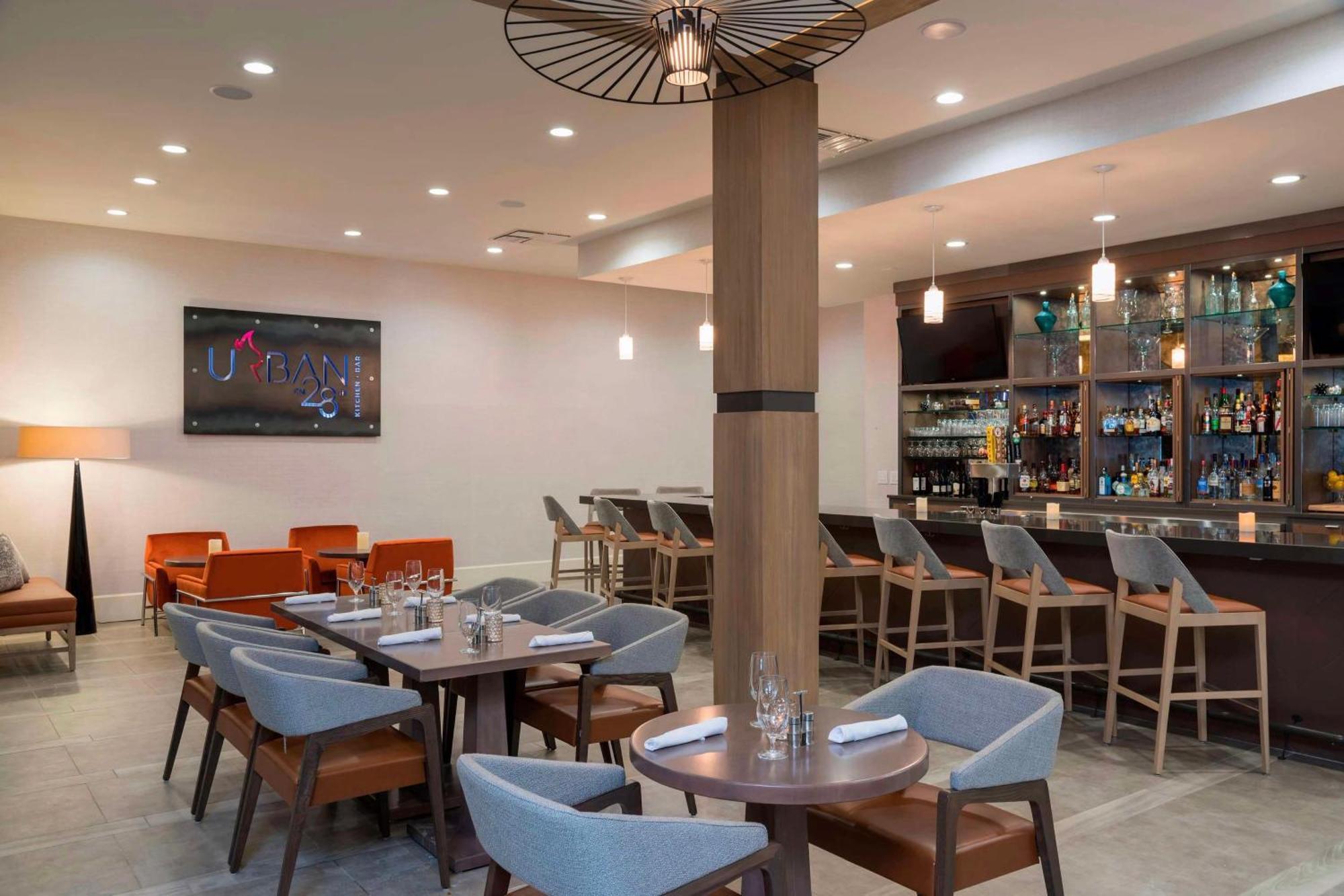 Kentwood Sonesta Hotel Grand Rapids Airport מראה חיצוני תמונה