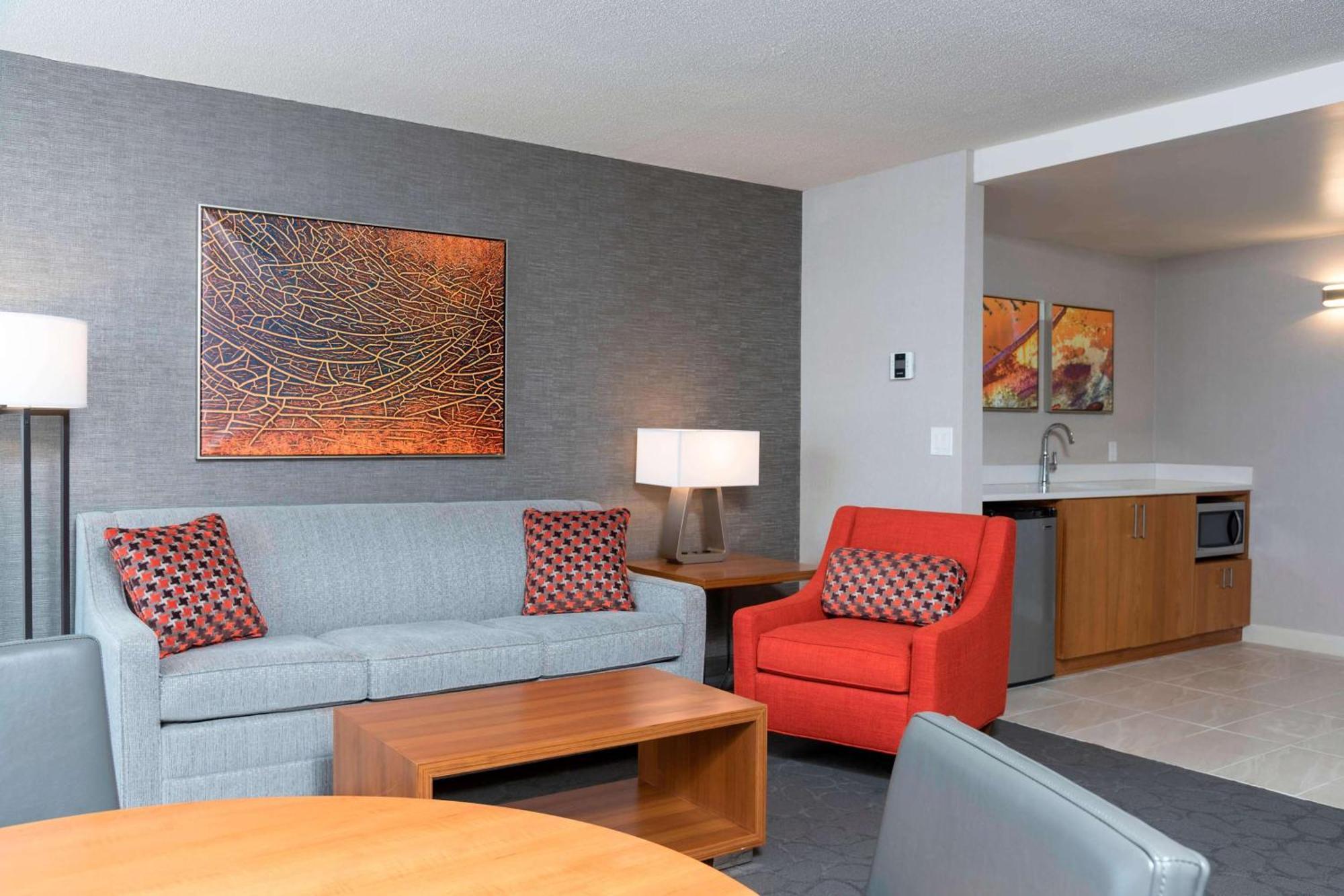 Kentwood Sonesta Hotel Grand Rapids Airport מראה חיצוני תמונה