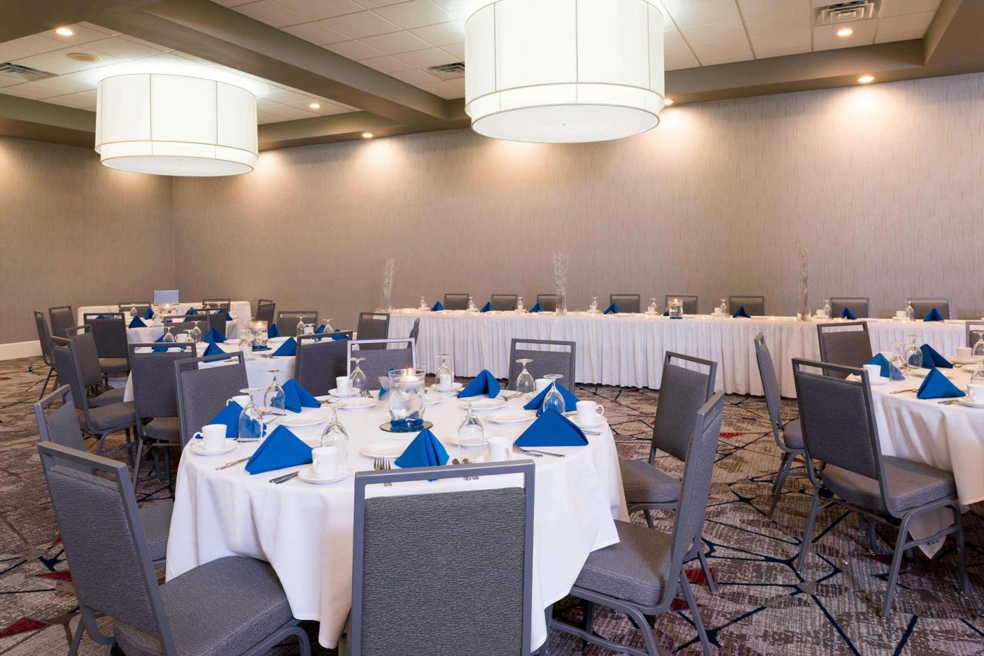 Kentwood Sonesta Hotel Grand Rapids Airport מראה חיצוני תמונה