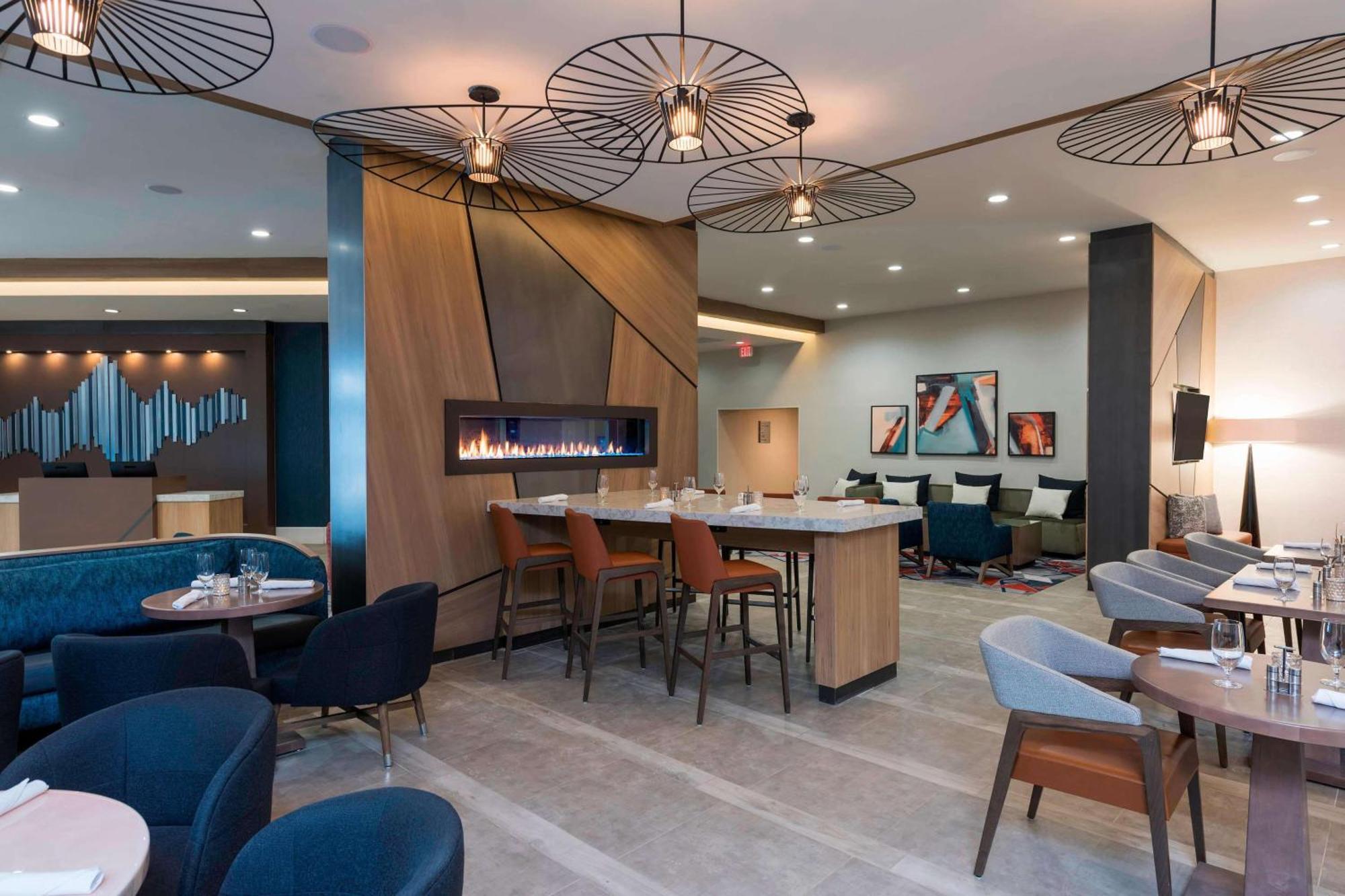 Kentwood Sonesta Hotel Grand Rapids Airport מראה חיצוני תמונה