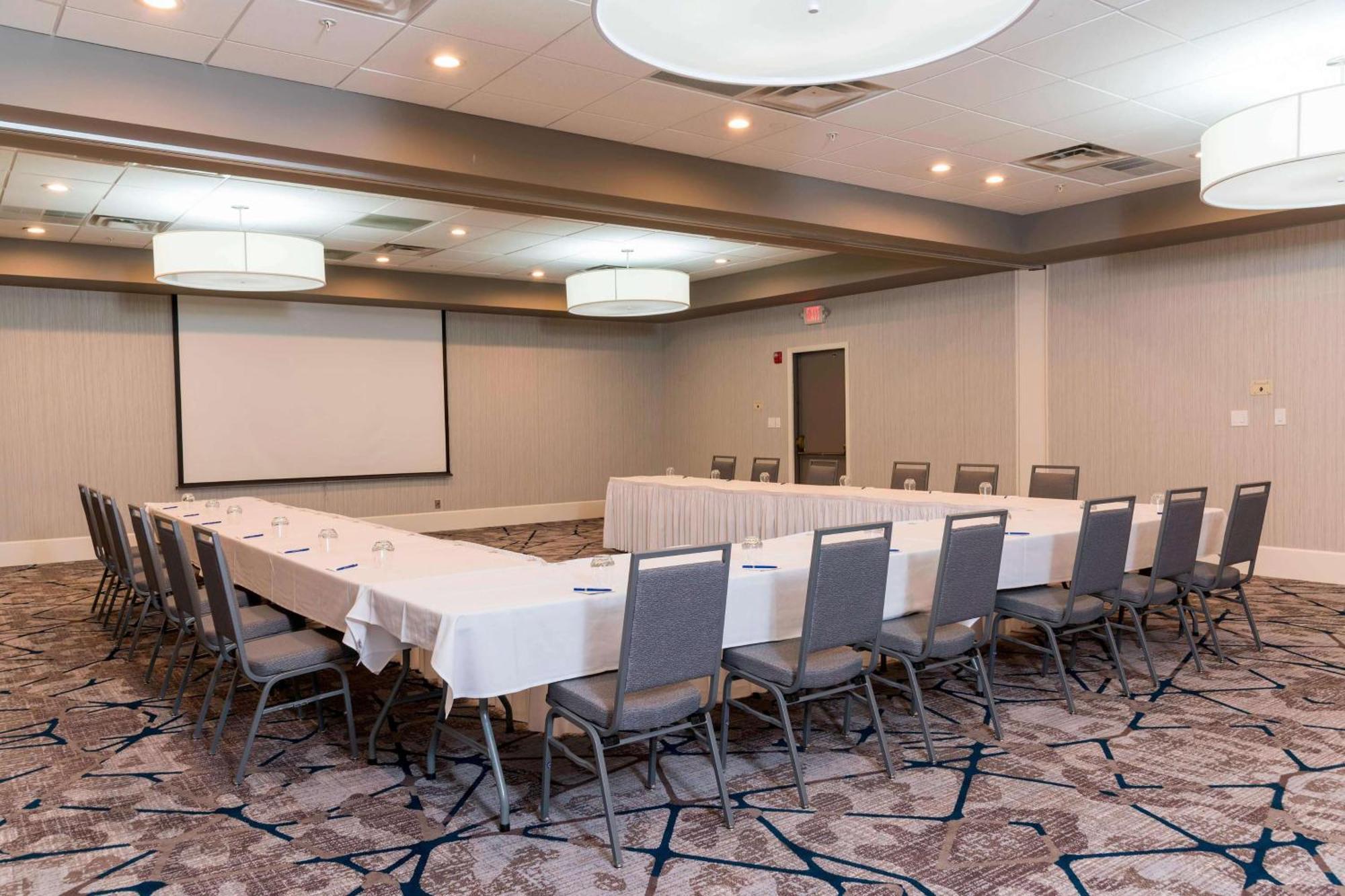 Kentwood Sonesta Hotel Grand Rapids Airport מראה חיצוני תמונה