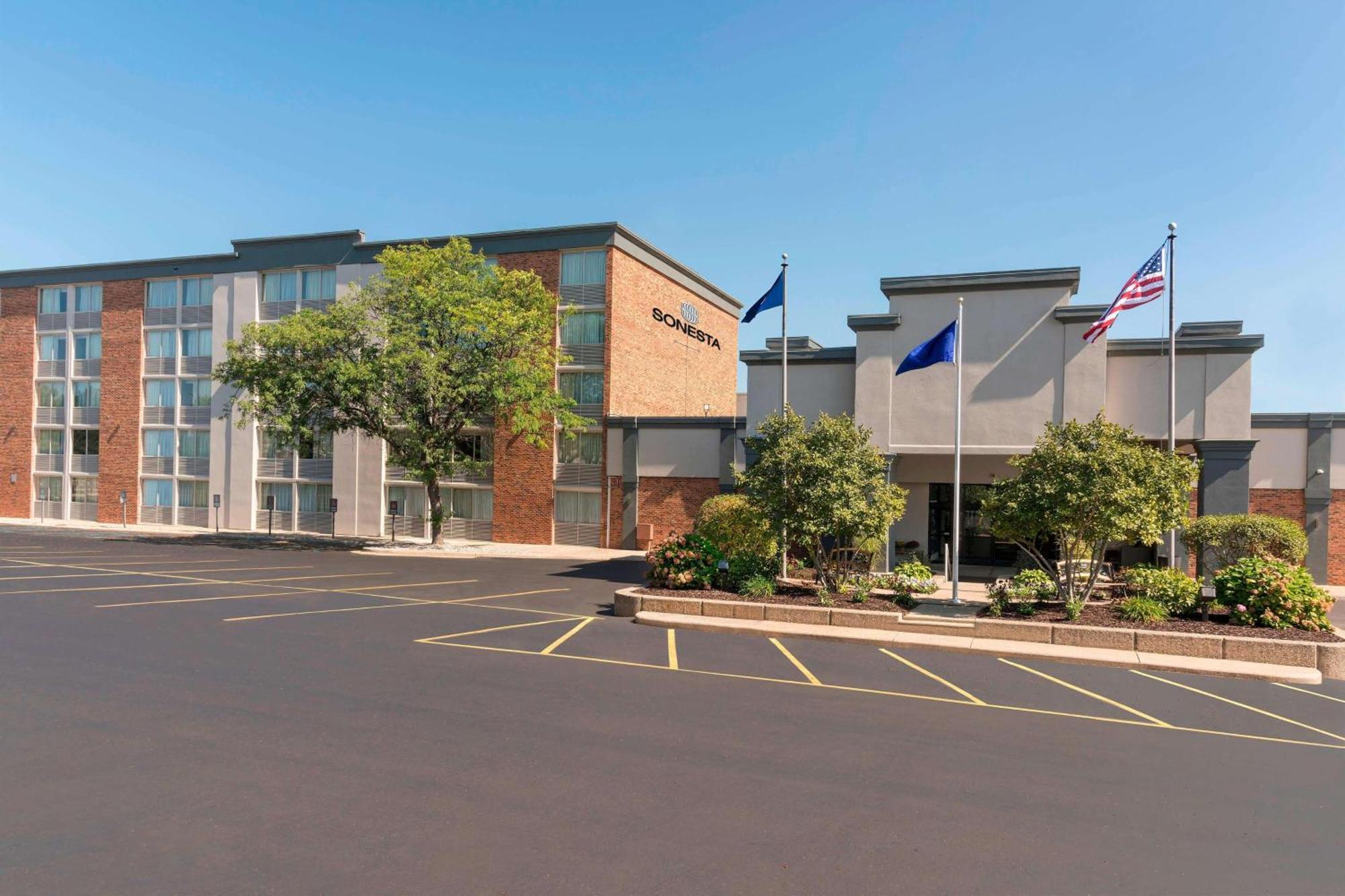 Kentwood Sonesta Hotel Grand Rapids Airport מראה חיצוני תמונה