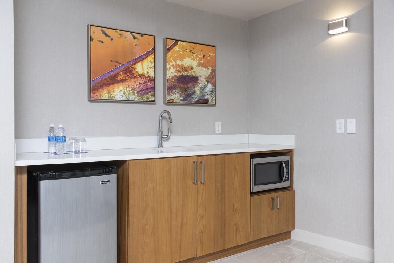 Kentwood Sonesta Hotel Grand Rapids Airport מראה חיצוני תמונה